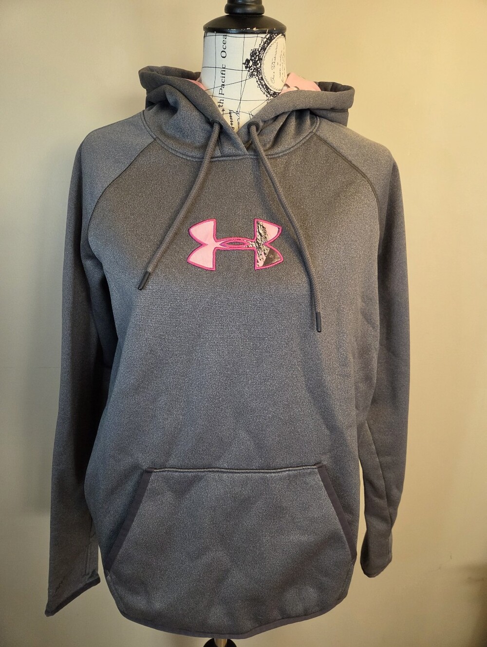 Under Armour Womens Large Hoodie Gray Pink Camo Logo Breast Cancer Sweatshirt